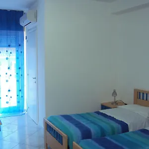 Brezza Marina & Ristorante Shoreline Bed & Breakfast